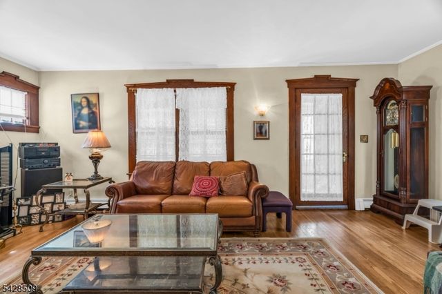 1281 Longfellow Ave, Teaneck Twp., NJ 07666