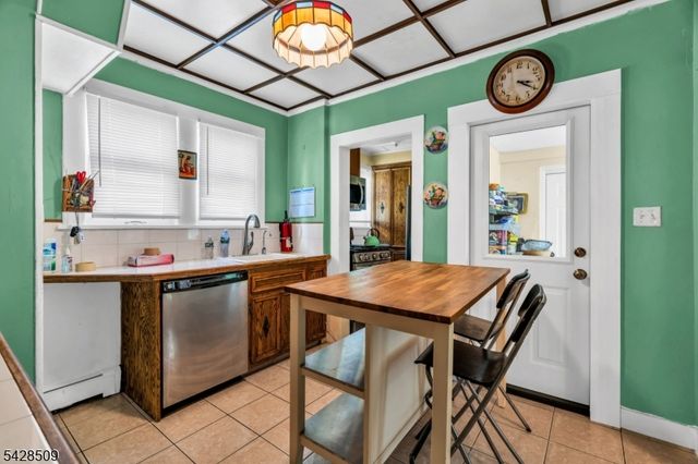 1281 Longfellow Ave, Teaneck Twp., NJ 07666