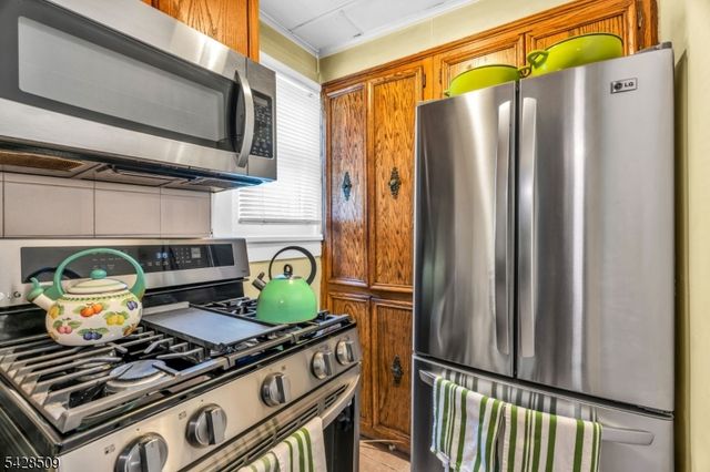1281 Longfellow Ave, Teaneck Twp., NJ 07666