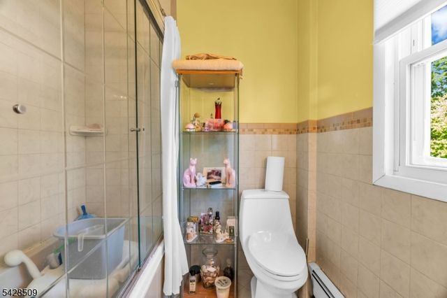 1281 Longfellow Ave, Teaneck Twp., NJ 07666