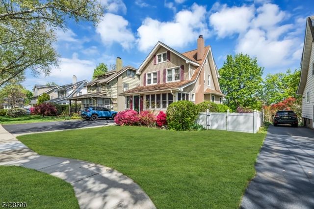 1281 Longfellow Ave, Teaneck Twp., NJ 07666