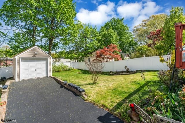 1281 Longfellow Ave, Teaneck Twp., NJ 07666