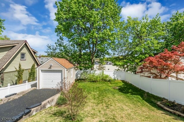 1281 Longfellow Ave, Teaneck Twp., NJ 07666