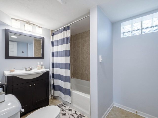 3379 S Burrell STREET, Milwaukee, WI 53207