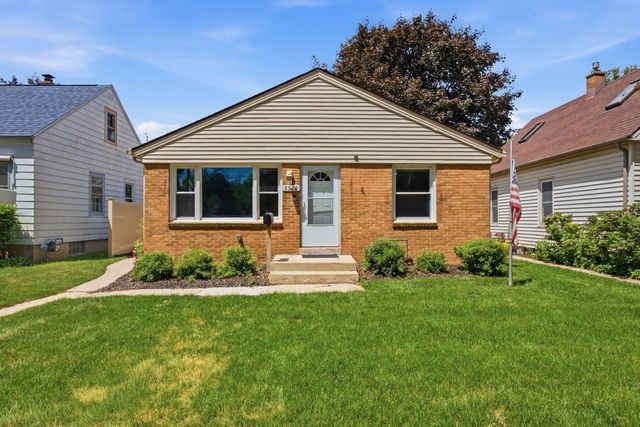 3379 S Burrell STREET, Milwaukee, WI 53207