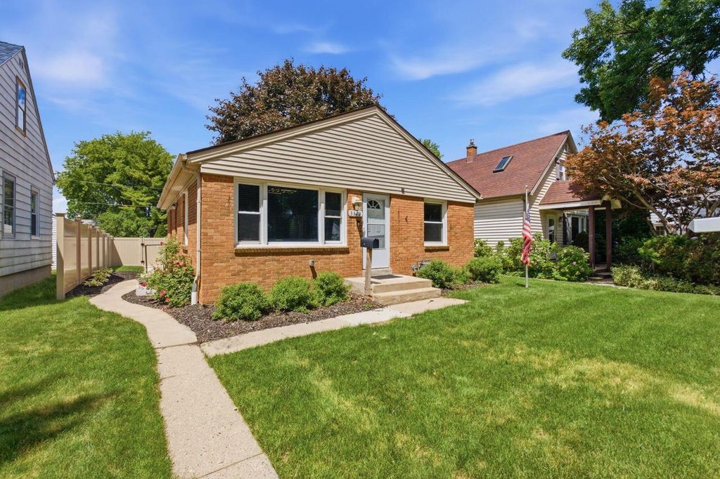 3379 S Burrell STREET, Milwaukee, WI 53207