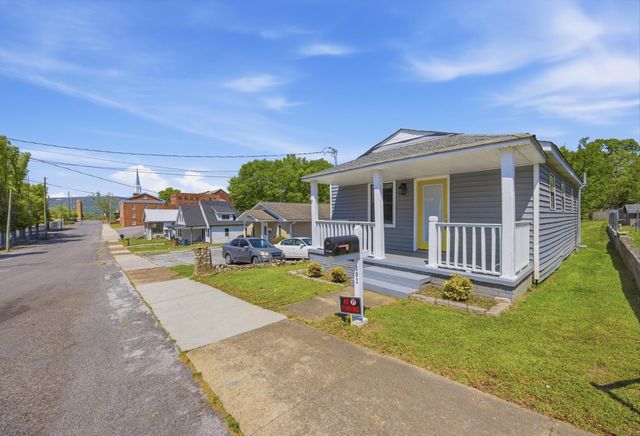 302 E Gordon Avenue, Rossville, GA 30741