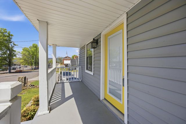 302 E Gordon Avenue, Rossville, GA 30741