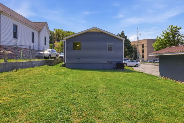 302 E Gordon Avenue, Rossville, GA 30741