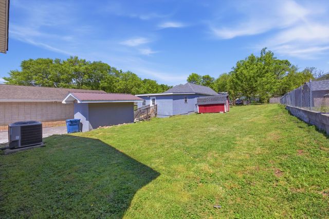 302 E Gordon Avenue, Rossville, GA 30741
