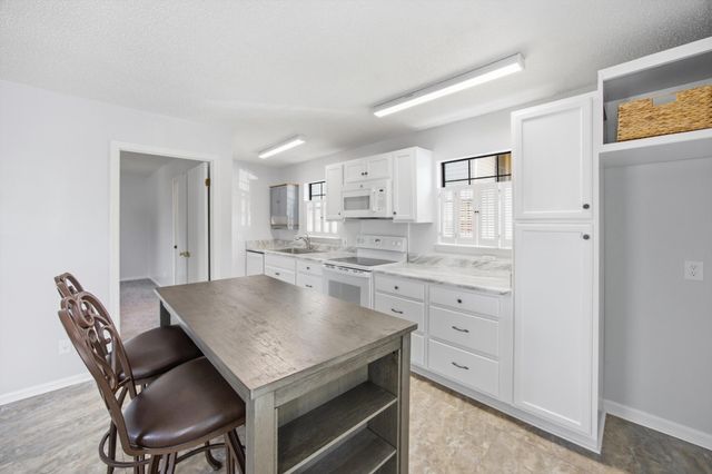 302 E Gordon Avenue, Rossville, GA 30741