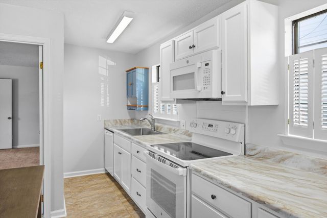302 E Gordon Avenue, Rossville, GA 30741