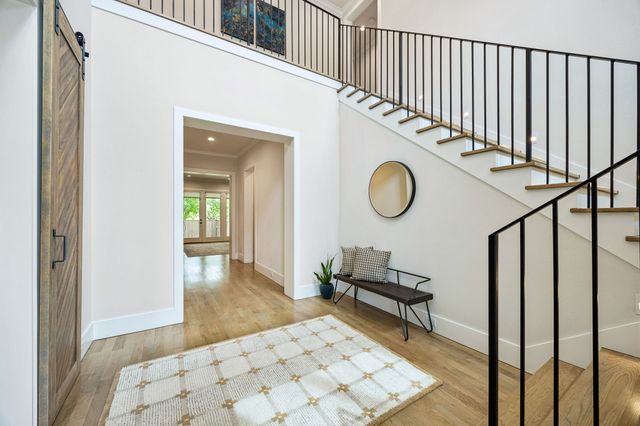 4418 Santa Barbara Drive, Dallas, TX 75214