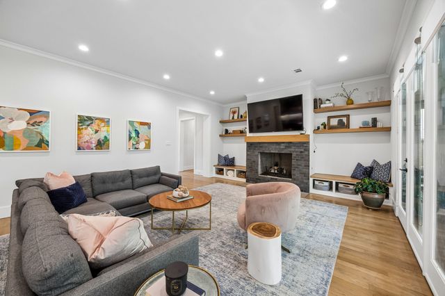 4418 Santa Barbara Drive, Dallas, TX 75214