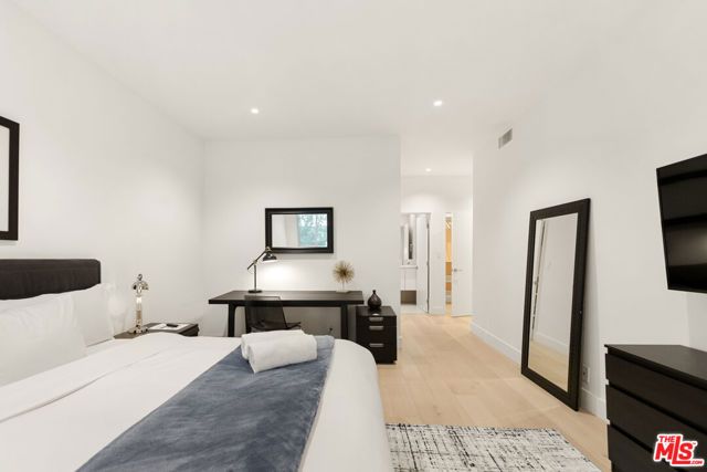 1818 Thayer Avenue 201, Los Angeles, CA 90025