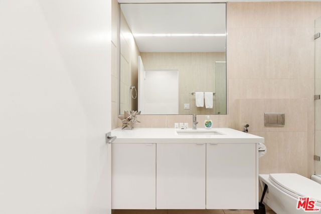 1818 Thayer Avenue 201, Los Angeles, CA 90025