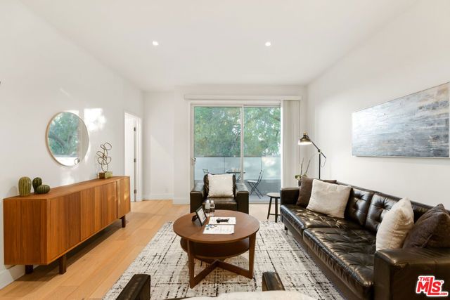 1818 Thayer Avenue 201, Los Angeles, CA 90025