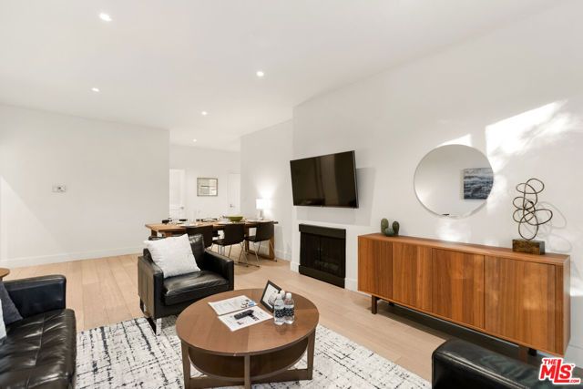 1818 Thayer Avenue 201, Los Angeles, CA 90025