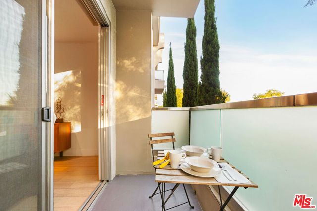 1818 Thayer Avenue 201, Los Angeles, CA 90025