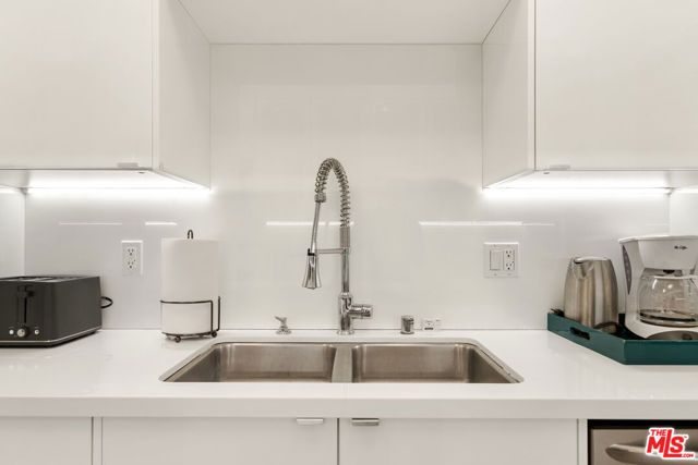1818 Thayer Avenue 201, Los Angeles, CA 90025