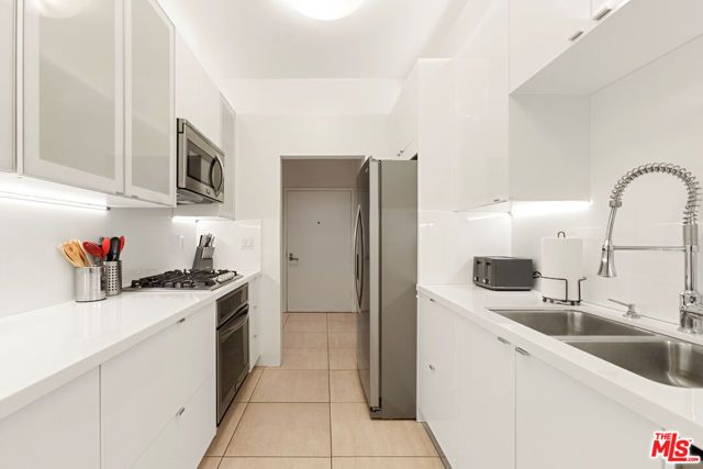 1818 Thayer Avenue 201, Los Angeles, CA 90025