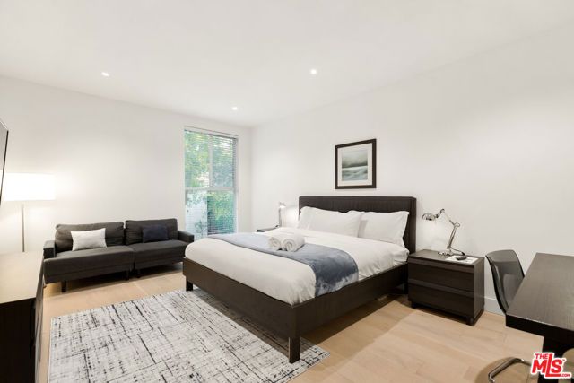 1818 Thayer Avenue 201, Los Angeles, CA 90025
