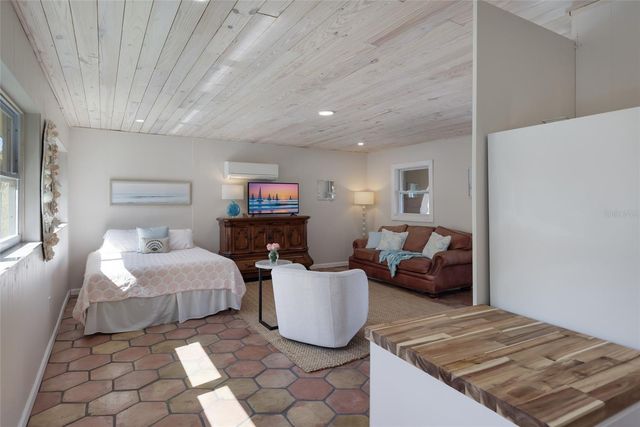 4715 7TH AVENUE W, Bradenton, FL 34209