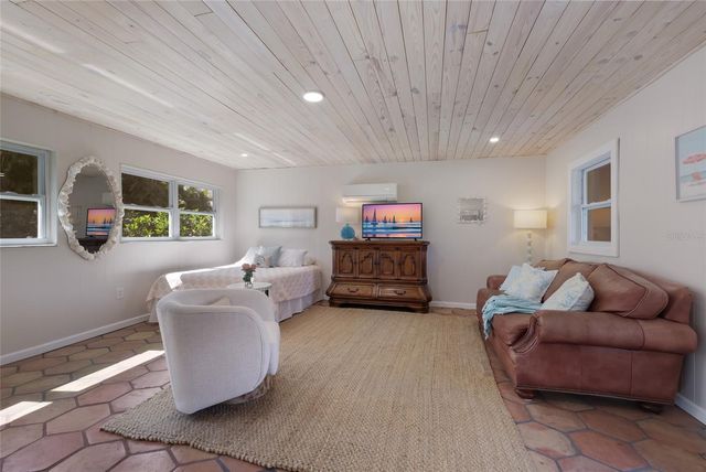 4715 7TH AVENUE W, Bradenton, FL 34209