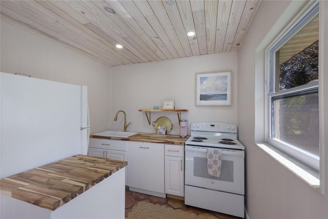 4715 7TH AVENUE W, Bradenton, FL 34209