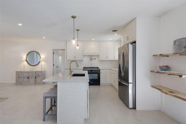 4715 7TH AVENUE W, Bradenton, FL 34209