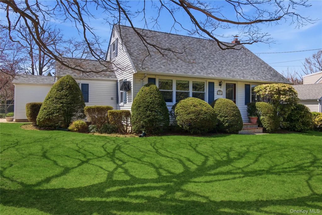 50 Cornell Street, East Northport, NY 11731