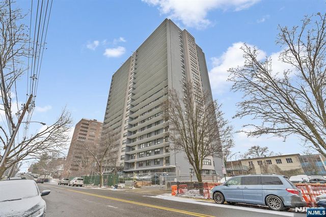 285 Aycrigg Avenue, Passaic, NJ 07055