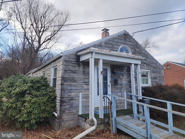 24 WAYNE AVENUE, New Cumberland, PA 17070