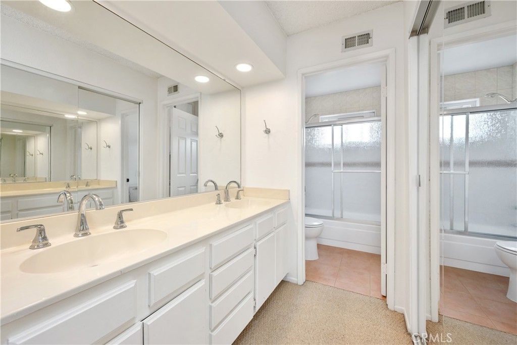 Image 18 of property listing at 3101 Plaza Del Amo 101, Torrance, CA 90503