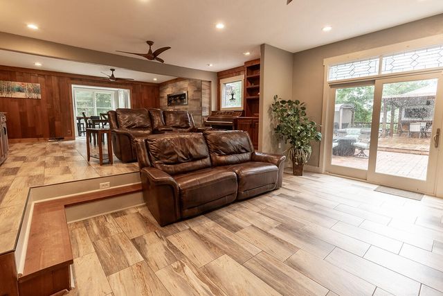 6700 S HILL CREEK RD, Columbia, MO 65203