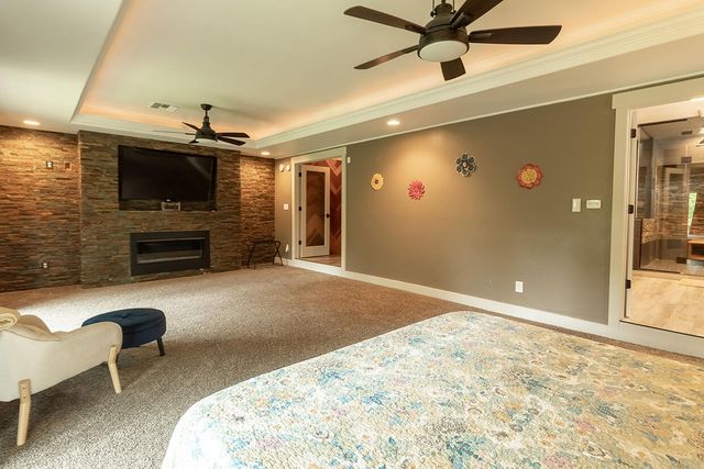 6700 S HILL CREEK RD, Columbia, MO 65203