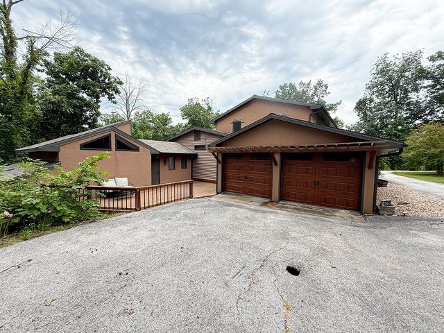 6700 S HILL CREEK RD, Columbia, MO 65203