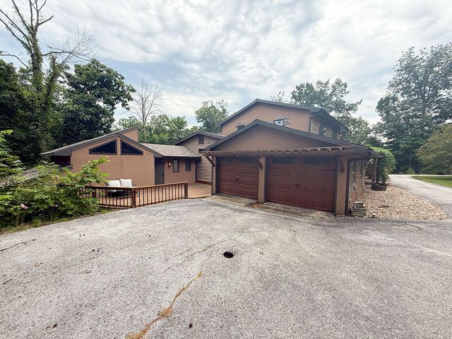 6700 S HILL CREEK RD, Columbia, MO 65203