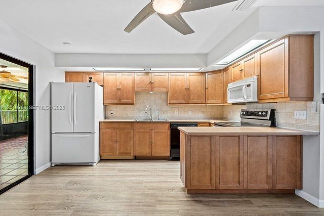 1367 Riverside Cir 1367, Wellington, FL 33414