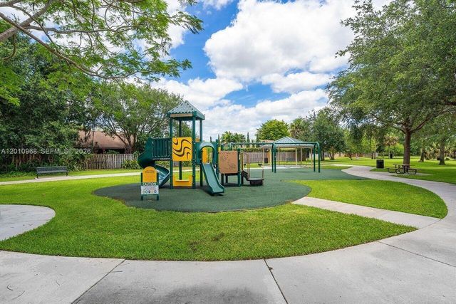 1367 Riverside Cir 1367, Wellington, FL 33414