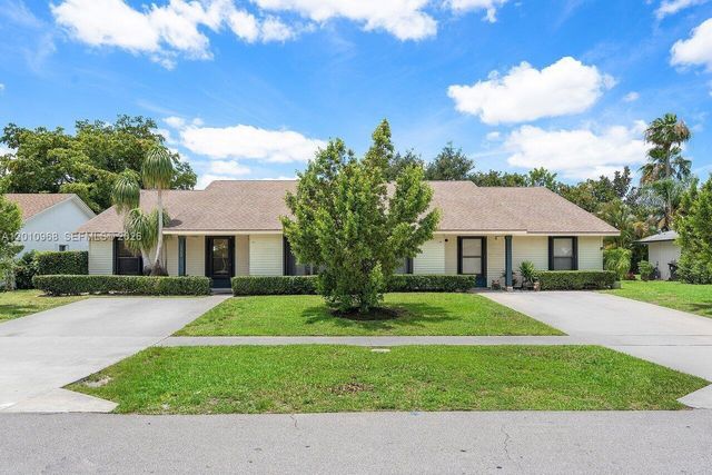 1367 Riverside Cir 1367, Wellington, FL 33414