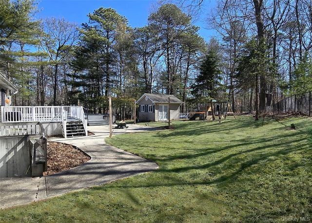 11 Doral Lane, Yaphank, NY 11980