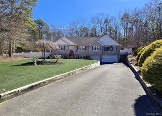11 Doral Lane, Yaphank, NY 11980