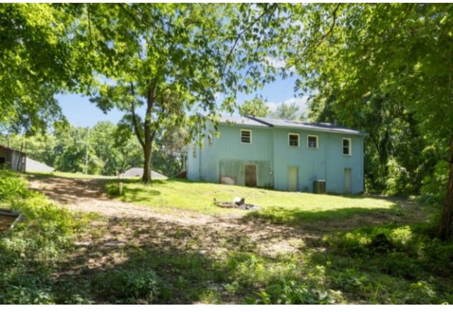 559 Palmyra Rd, Clarksville, TN 37040