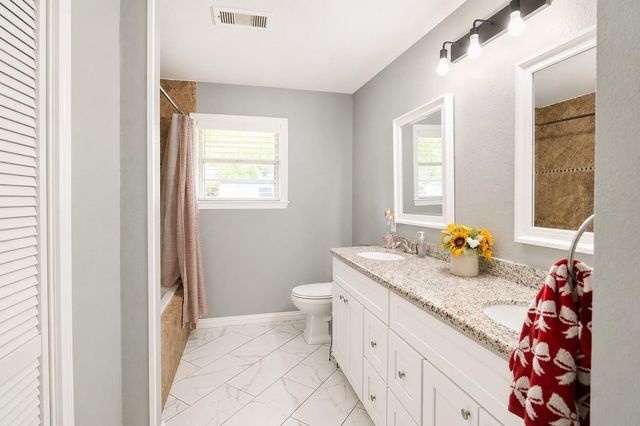 1211 Alamo Street, Rosenberg, TX 77471