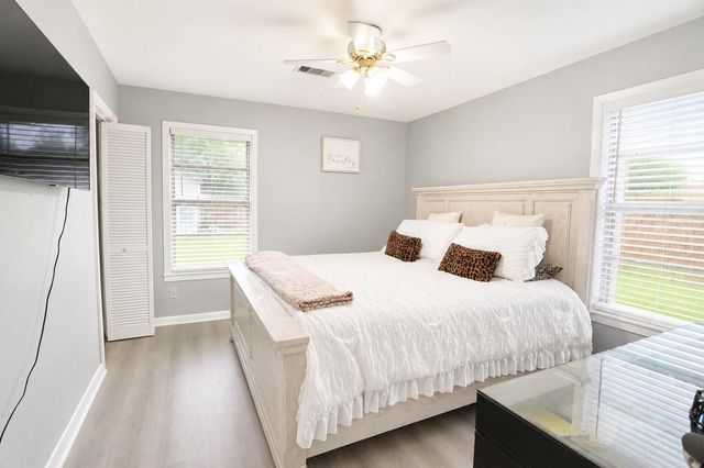 1211 Alamo Street, Rosenberg, TX 77471