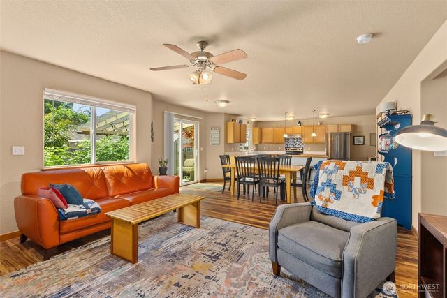 1835 Yew Avenue NE, Olympia, WA 98506
