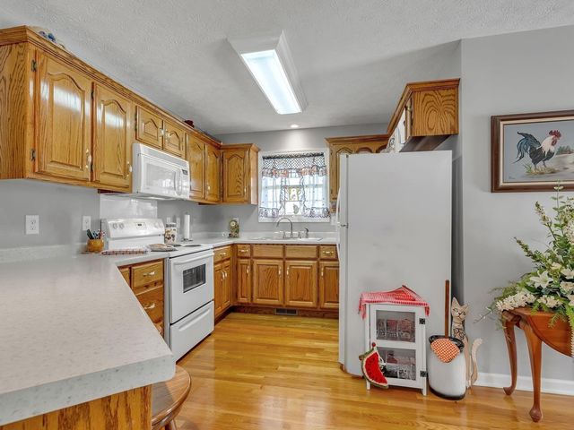 7807 McMinnville Hwy, Morrison, TN 37357