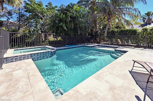 1346 Triandra LN, Naples, FL 34119