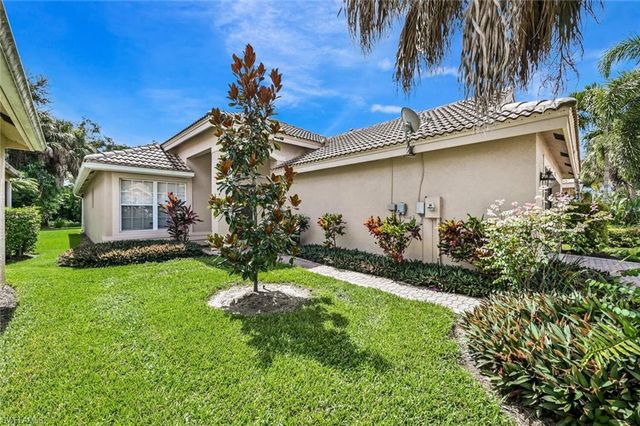 1346 Triandra LN, Naples, FL 34119